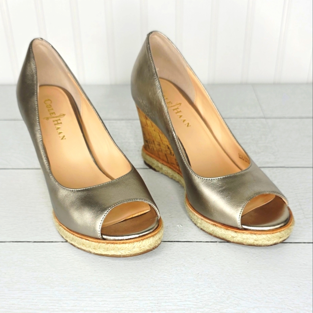 Cole Haan Air Jocelyn OT Wedge Gold Leather & Cork Peep Toe Wedge Heel Size 5.5B - Picture 4 of 8